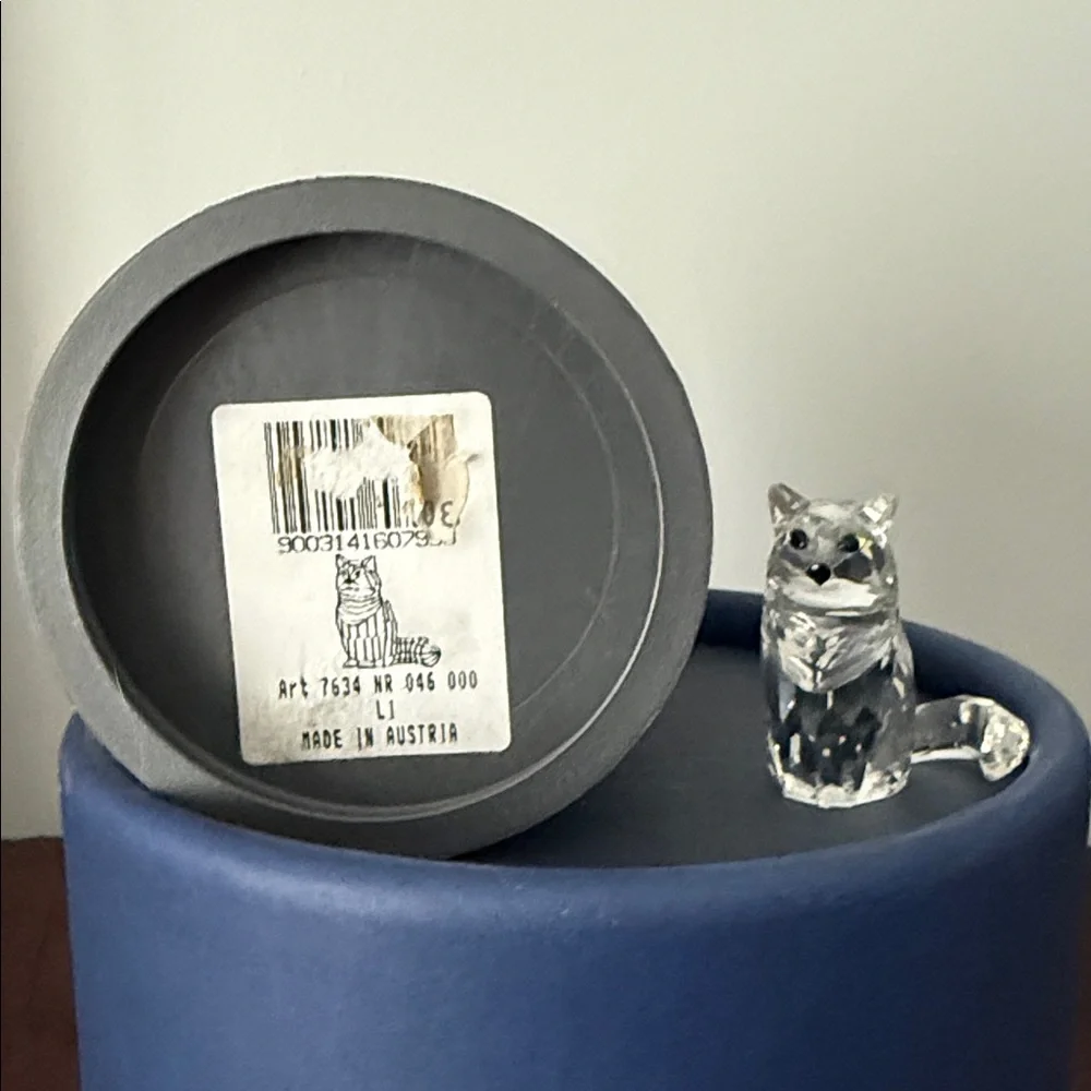 Swarovski Sitting Cat ~ Retired